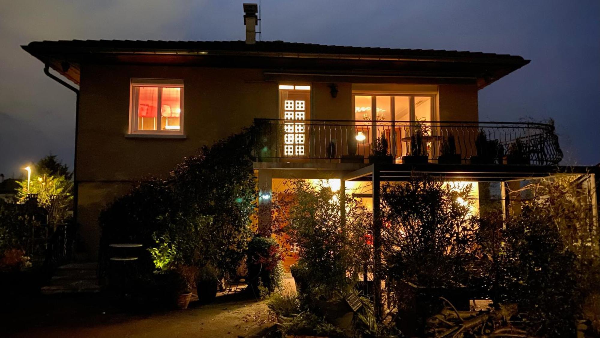 Bed and Breakfast Casa Lovo Saint-Laurent-de-Mure Exterior foto